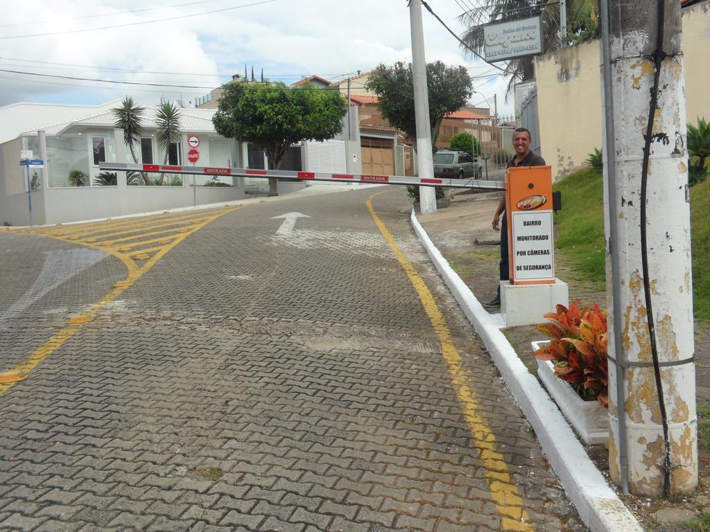 Pousada Familiar Vilage Bed & Breakfast Homestay Volta Redonda Eksteriør bilde